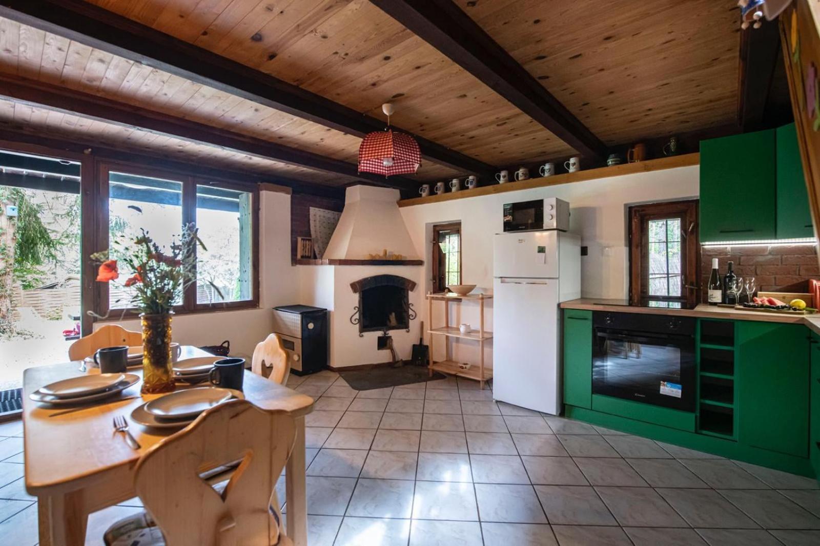 Holiday home Sikorowka-sauna Jacuzzi-bizoreda *